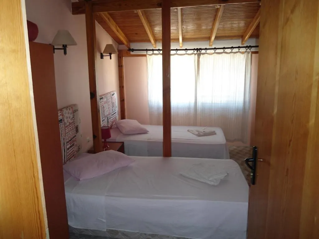בית הארחה Teras Motel Foca טורקיה