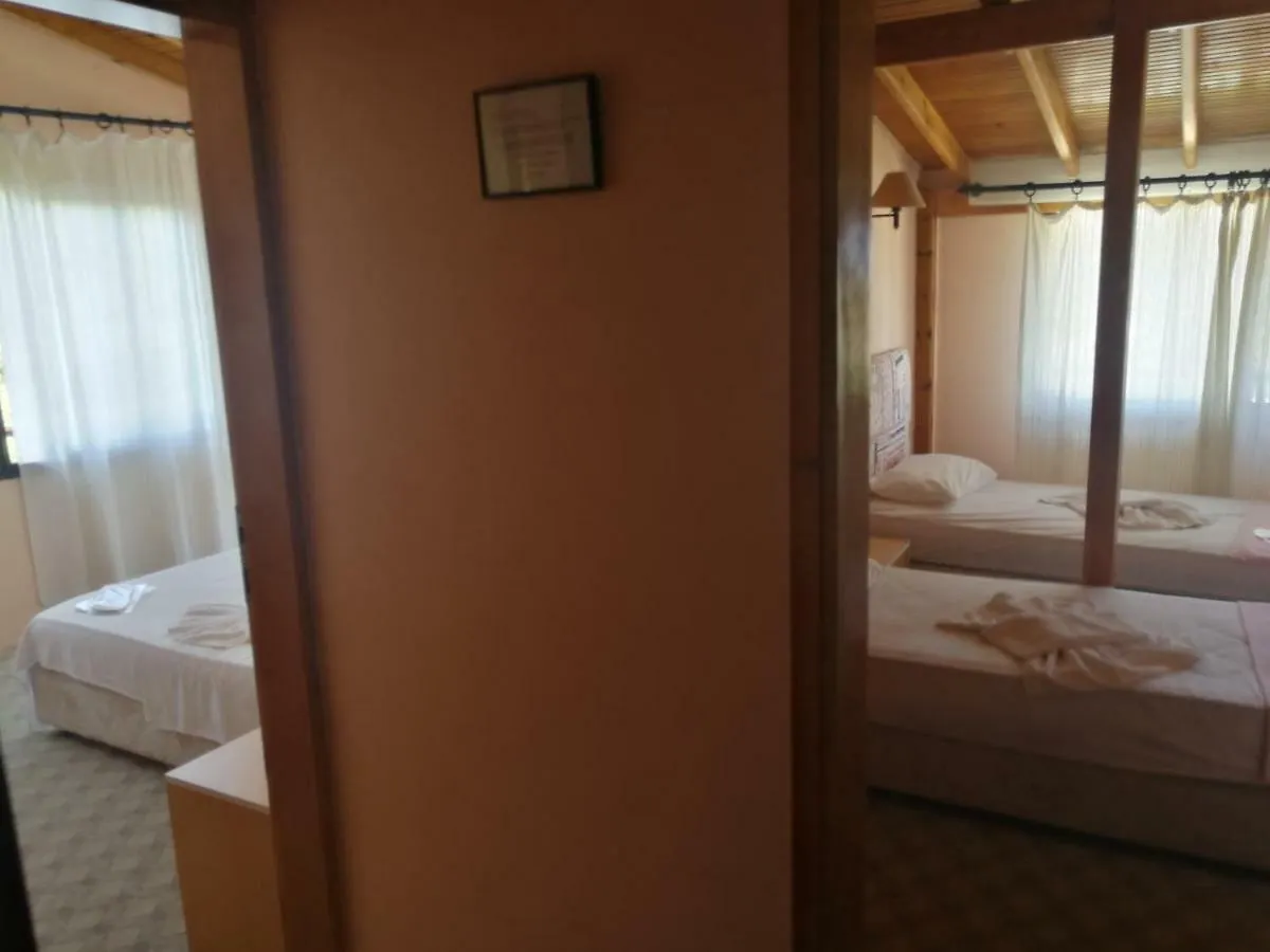 Teras Motel Foca בית הארחה